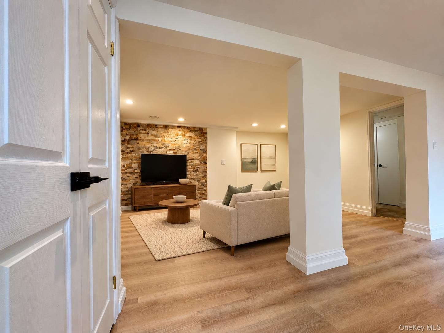 86 Iceland Drive thumbnail 12