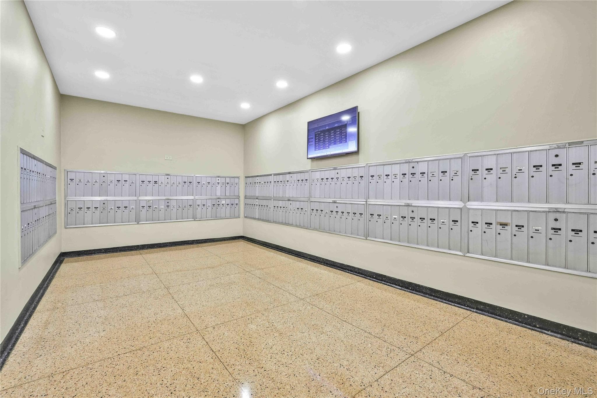 35-20 Leverich Street Unit: C344 thumbnail 2