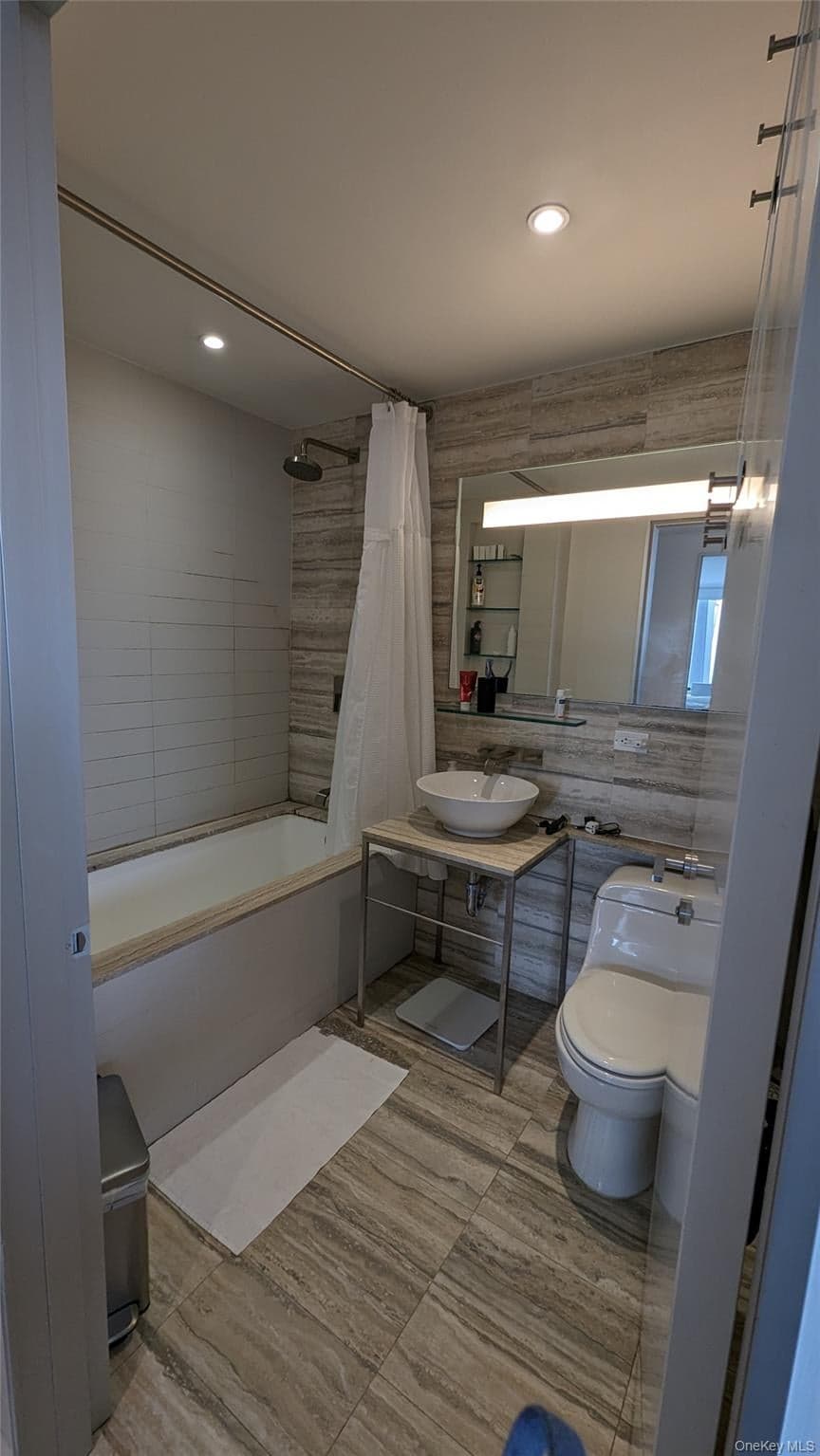 322 W 57th Street Unit: 37H thumbnail 4