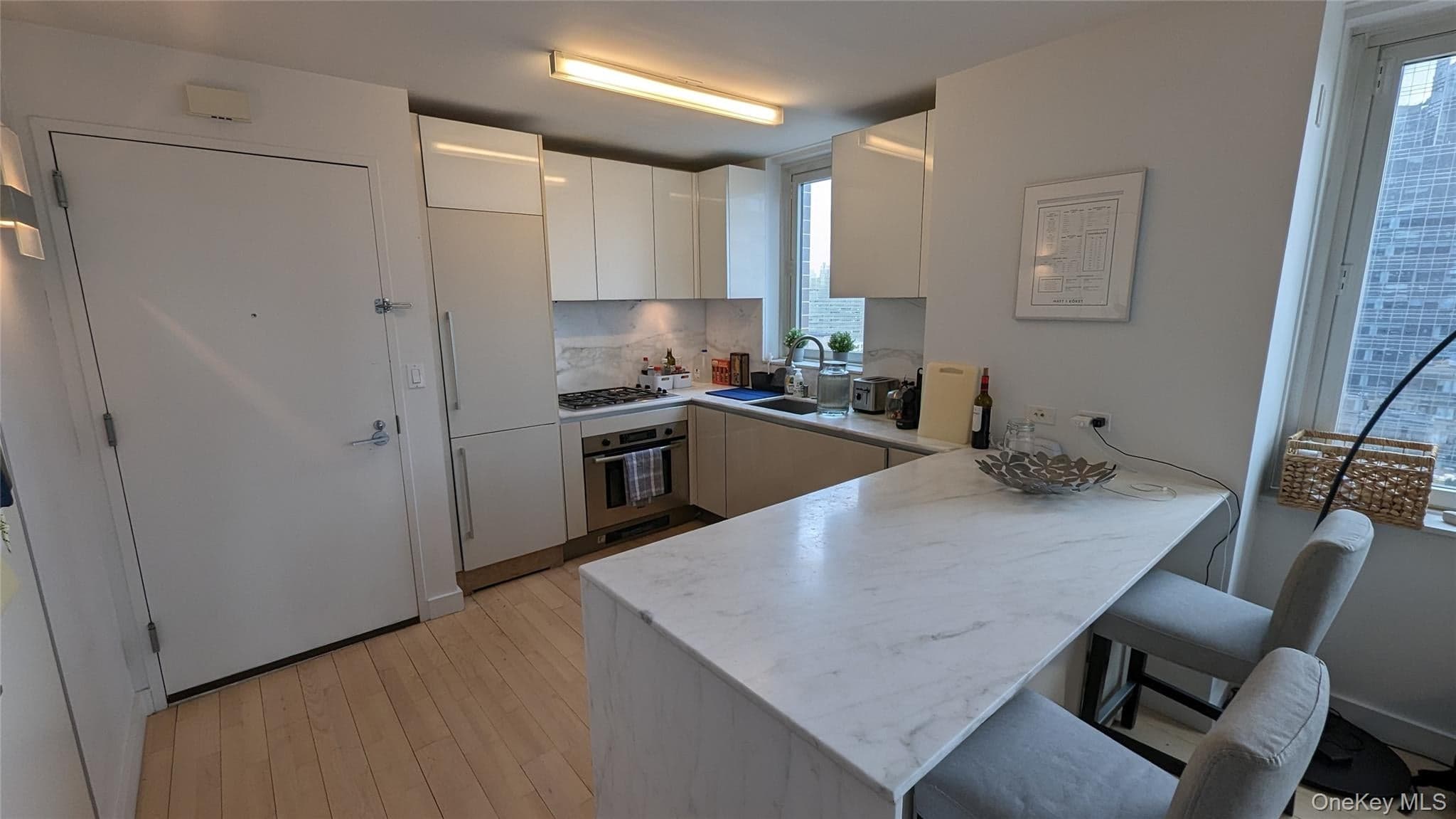 322 W 57th Street Unit: 37H thumbnail 3