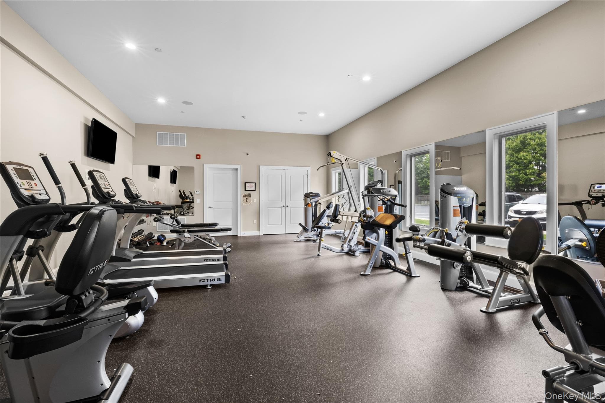1661 Old Country Road Unit: 560 thumbnail 43
