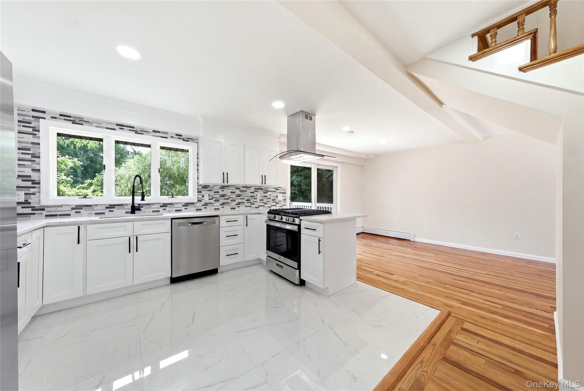 930 Park Drive thumbnail 3