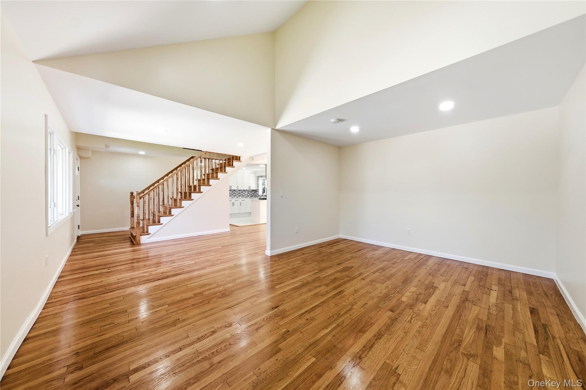 930 Park Drive thumbnail 4
