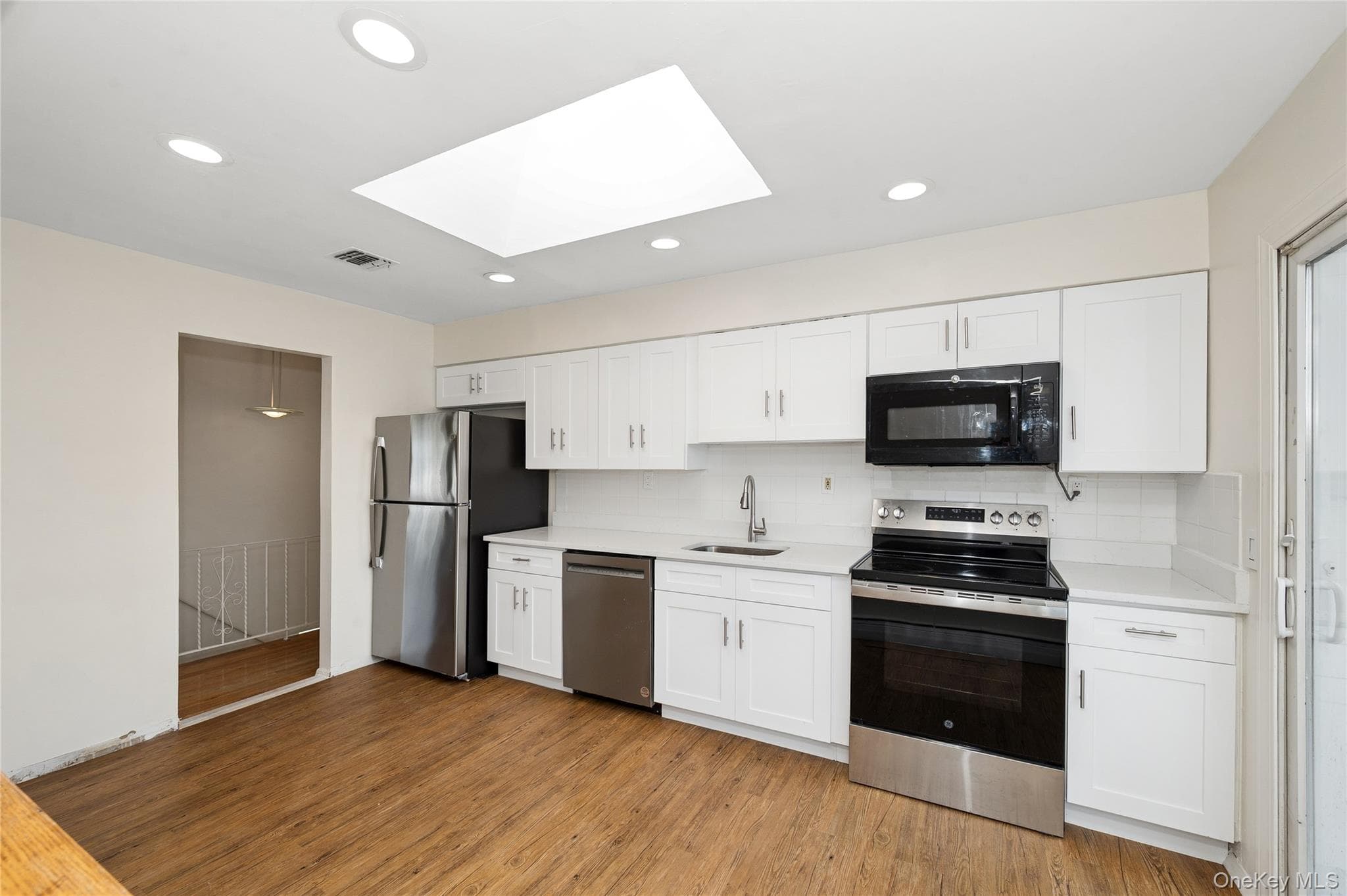 2625 Riverside Drive thumbnail 9