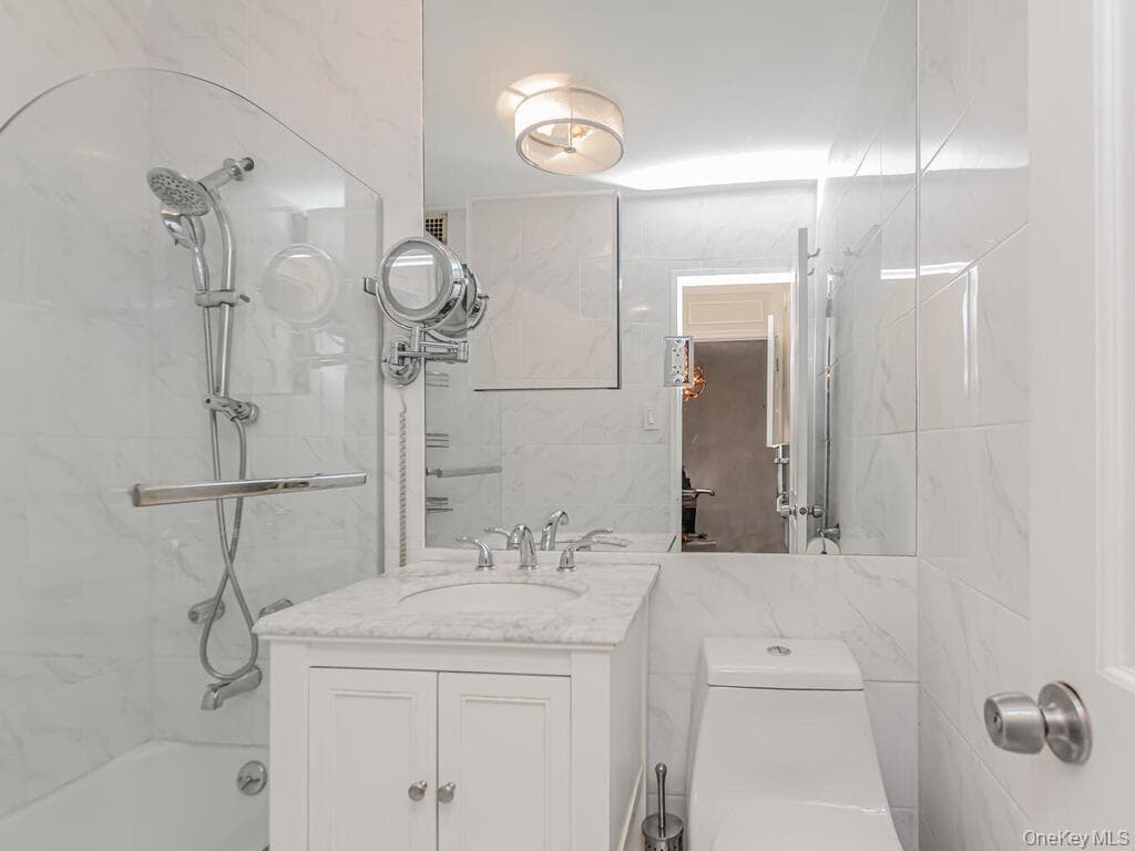 3935 Blackstone Avenue Unit: 8A thumbnail 8