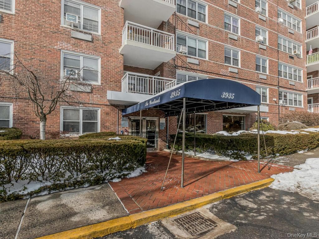 3935 Blackstone Avenue Unit: 8A thumbnail 12
