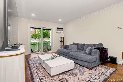 129 Parkside Drive thumbnail 3