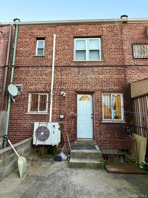 4775 Barnes Avenue thumbnail 3