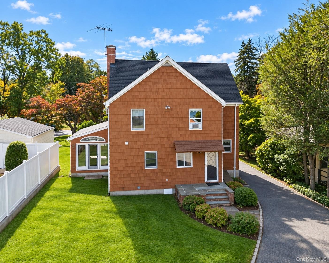 84 Davenport Avenue thumbnail 2