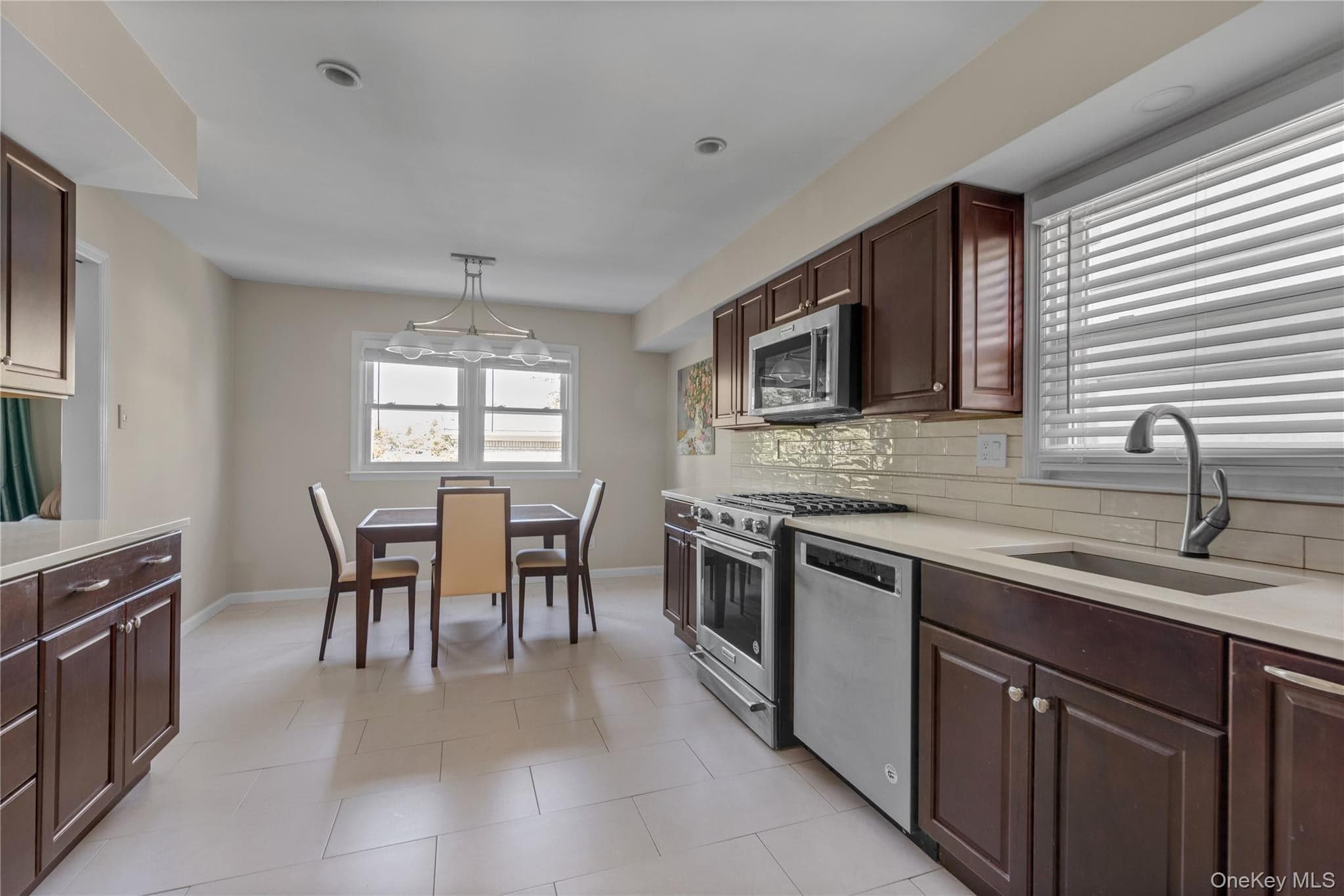 141-79 11th Avenue thumbnail 10