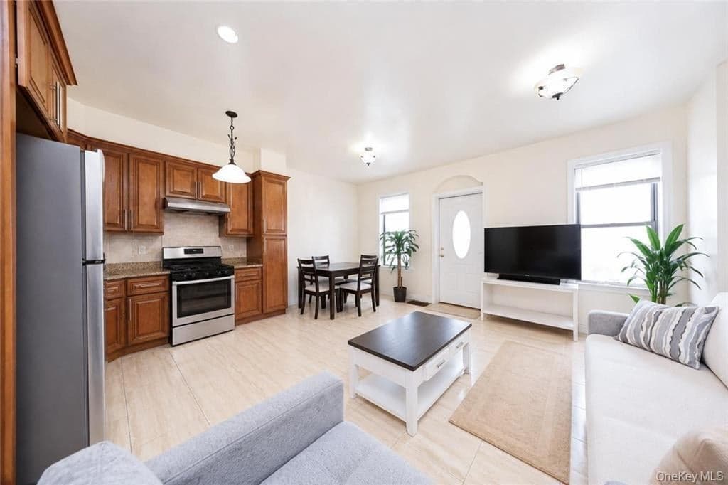 10 Bay Ridge Avenue thumbnail 20