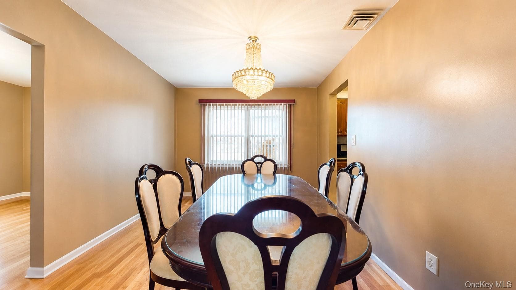 336 W Valley Stream Boulevard thumbnail 14