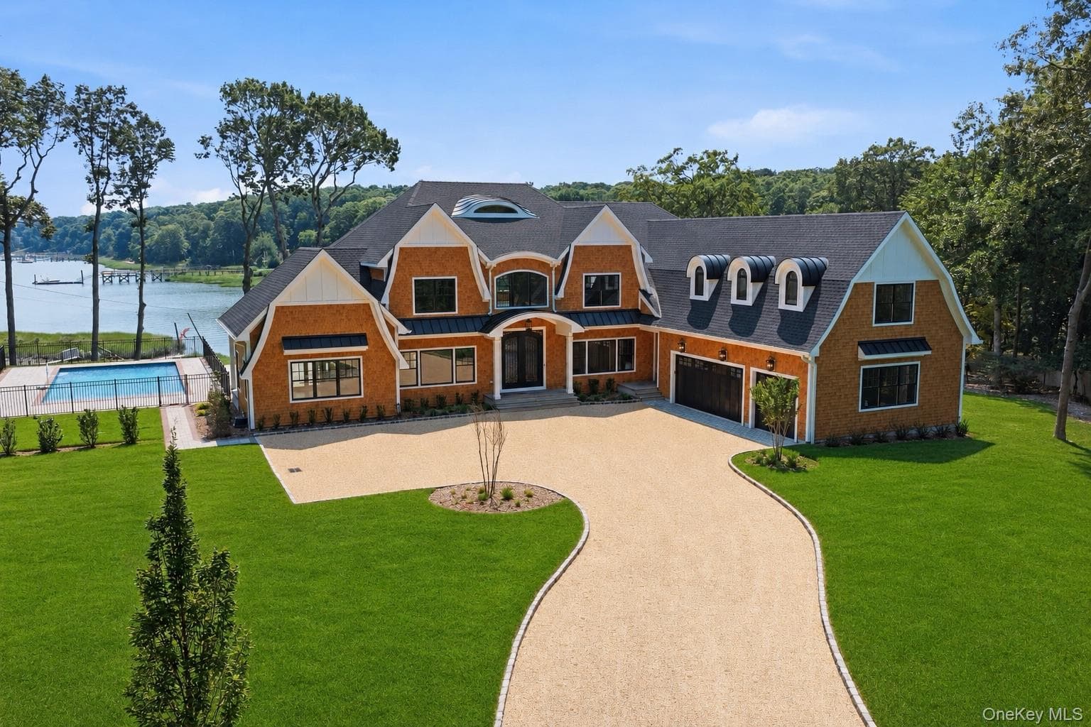 106 Cove Road, Northport