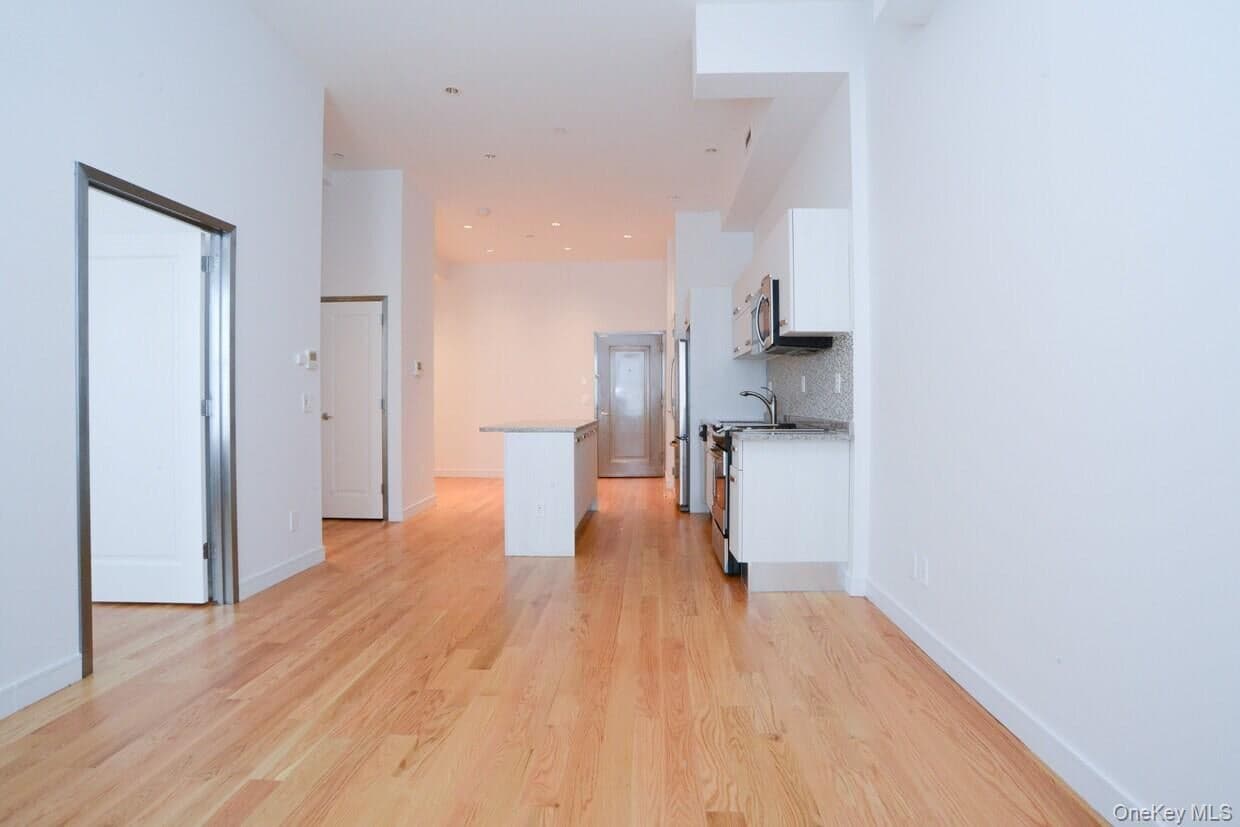 114 Greenpoint Avenue thumbnail 4