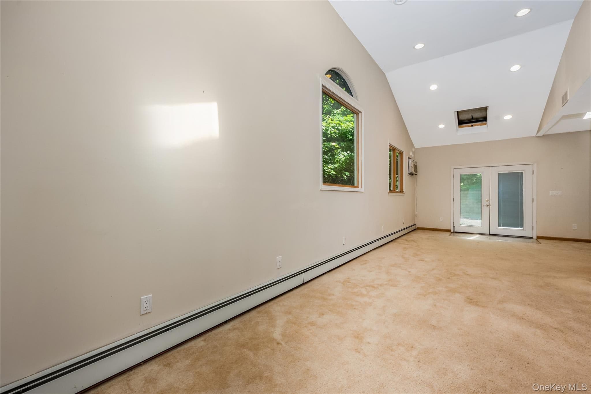 216 Woodbury Road thumbnail 18
