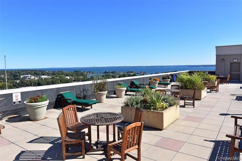 100 New Roc City Place Unit: 417 thumbnail 4