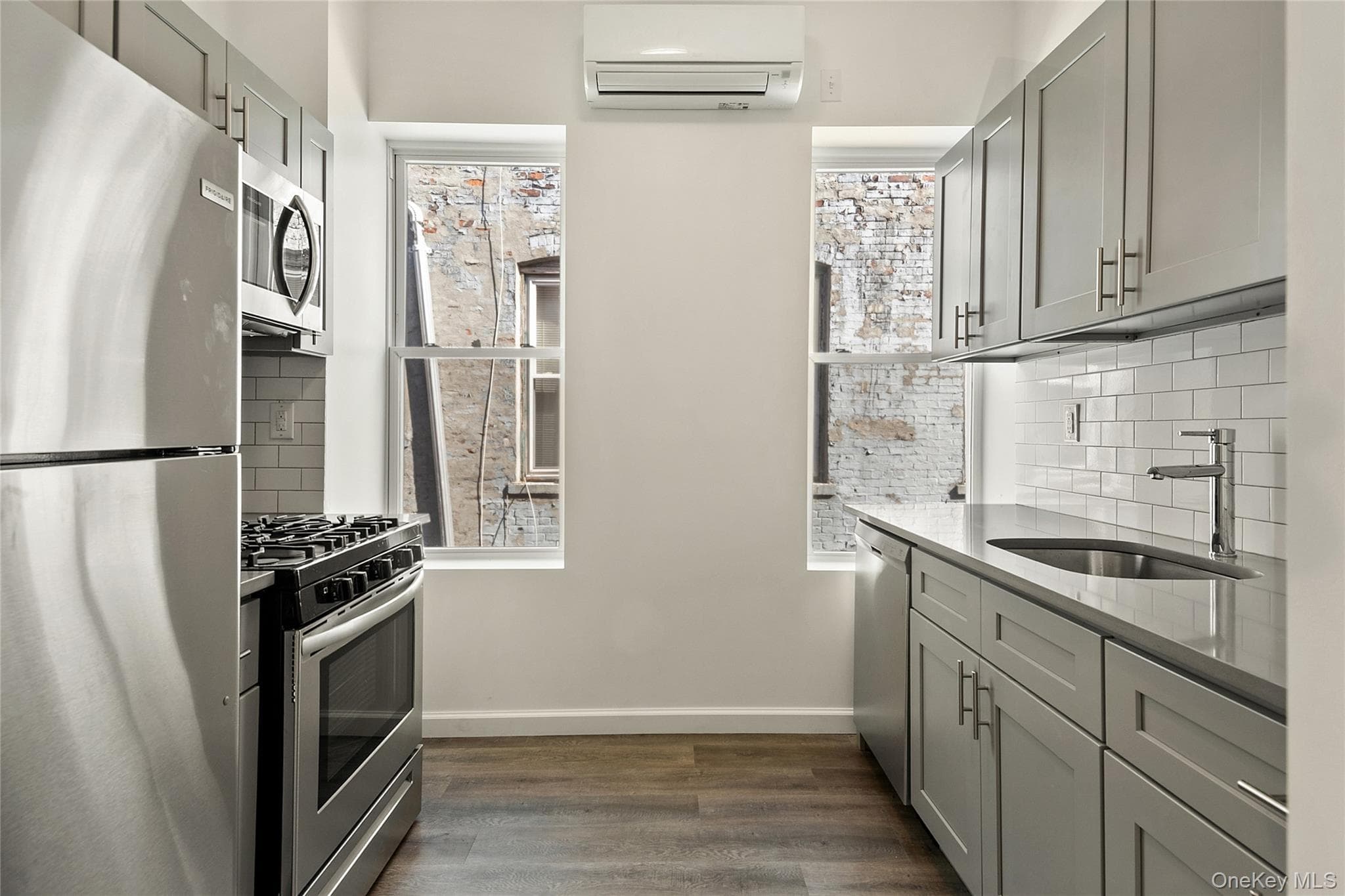 1047 Morris Avenue thumbnail 29