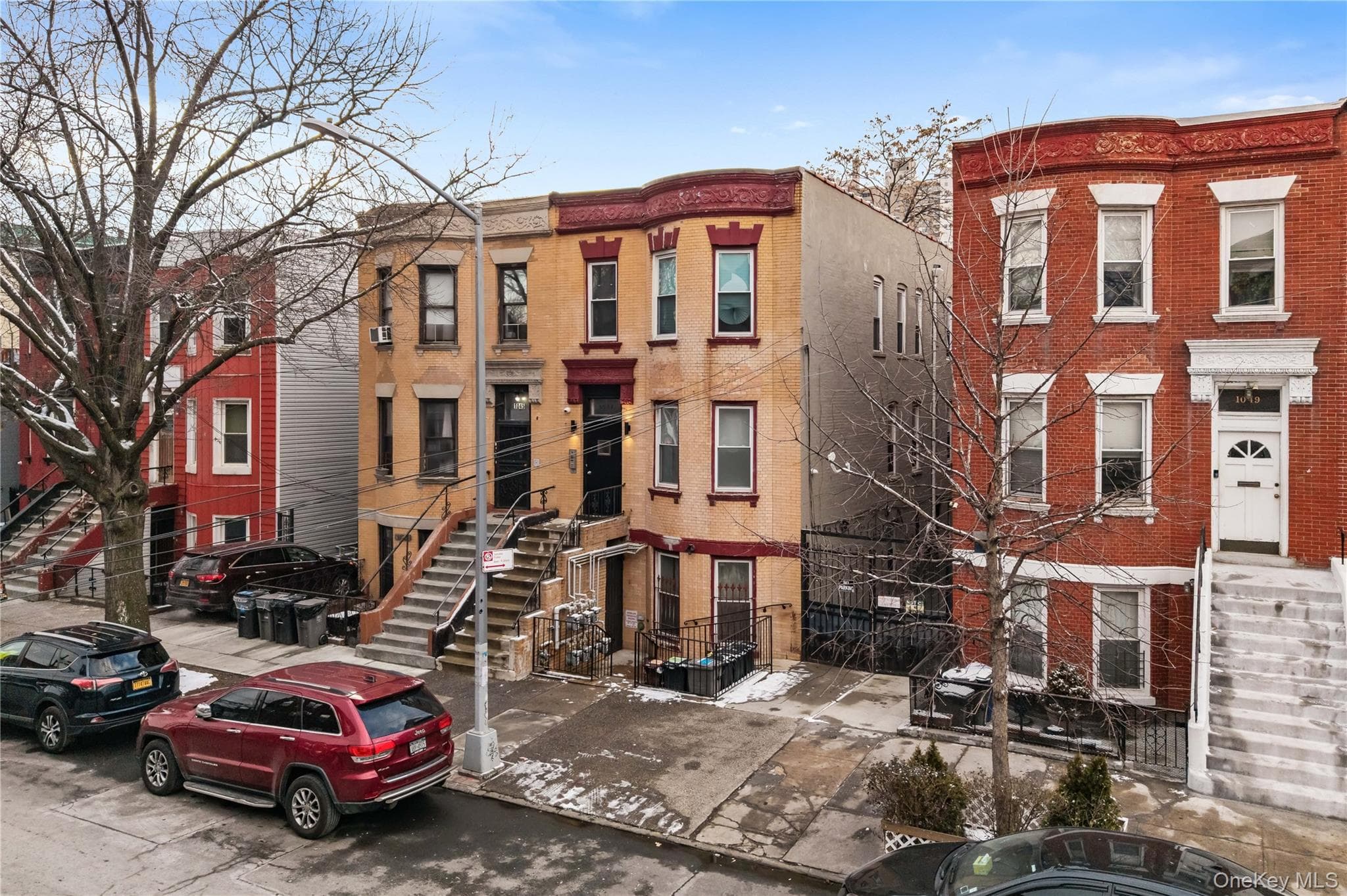 1047 Morris Avenue thumbnail 3
