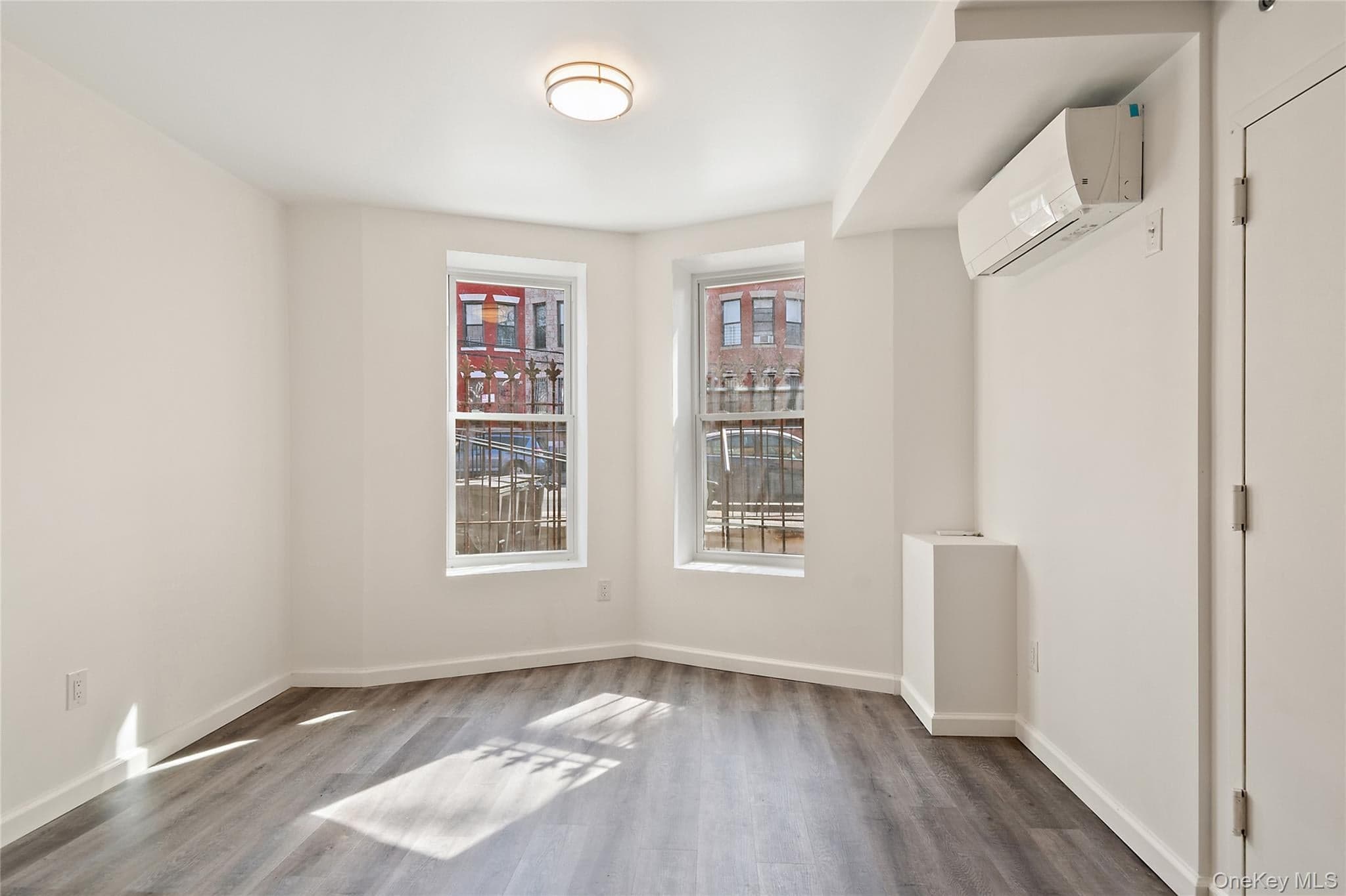 1047 Morris Avenue thumbnail 16
