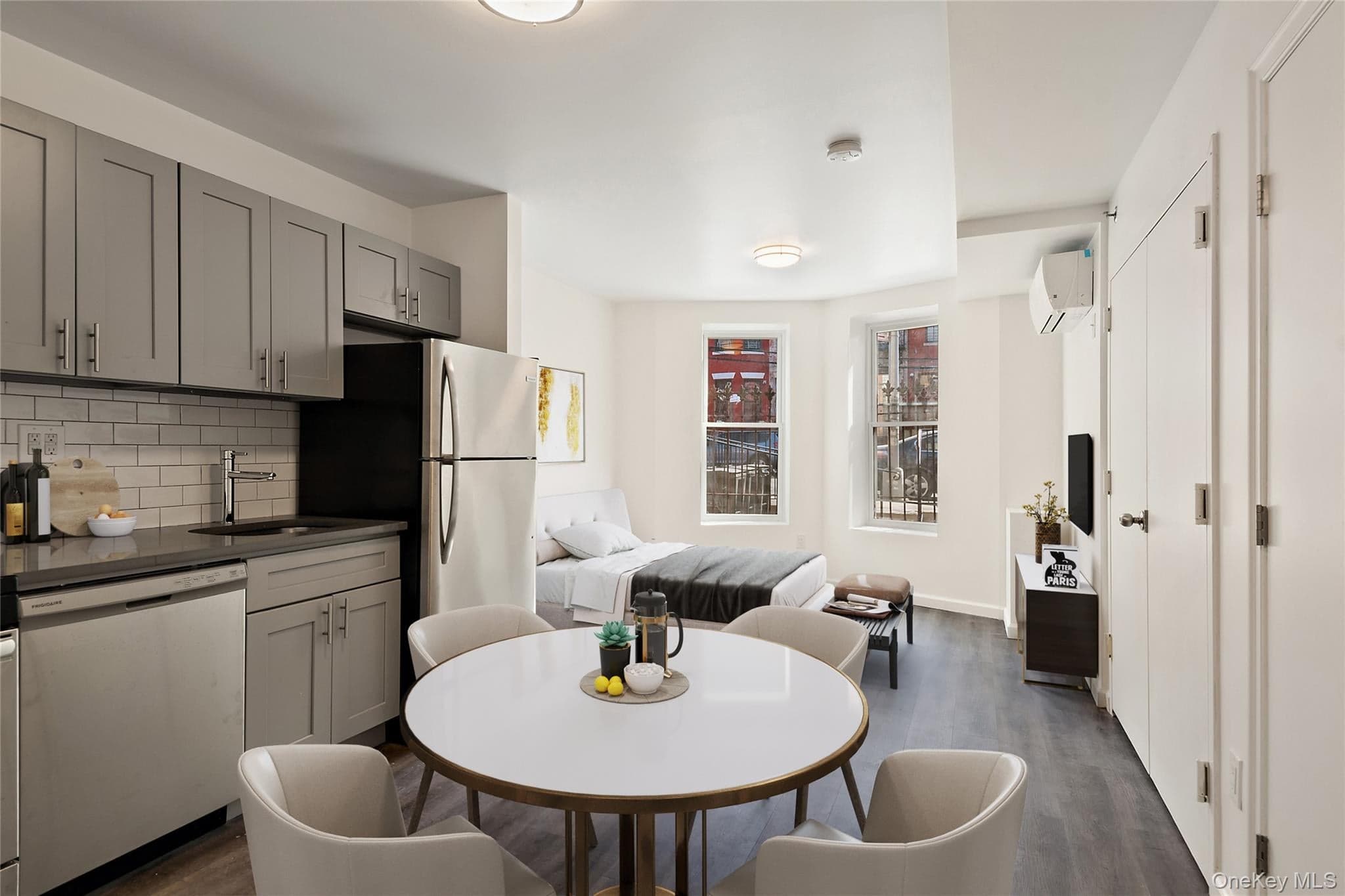1047 Morris Avenue thumbnail 13