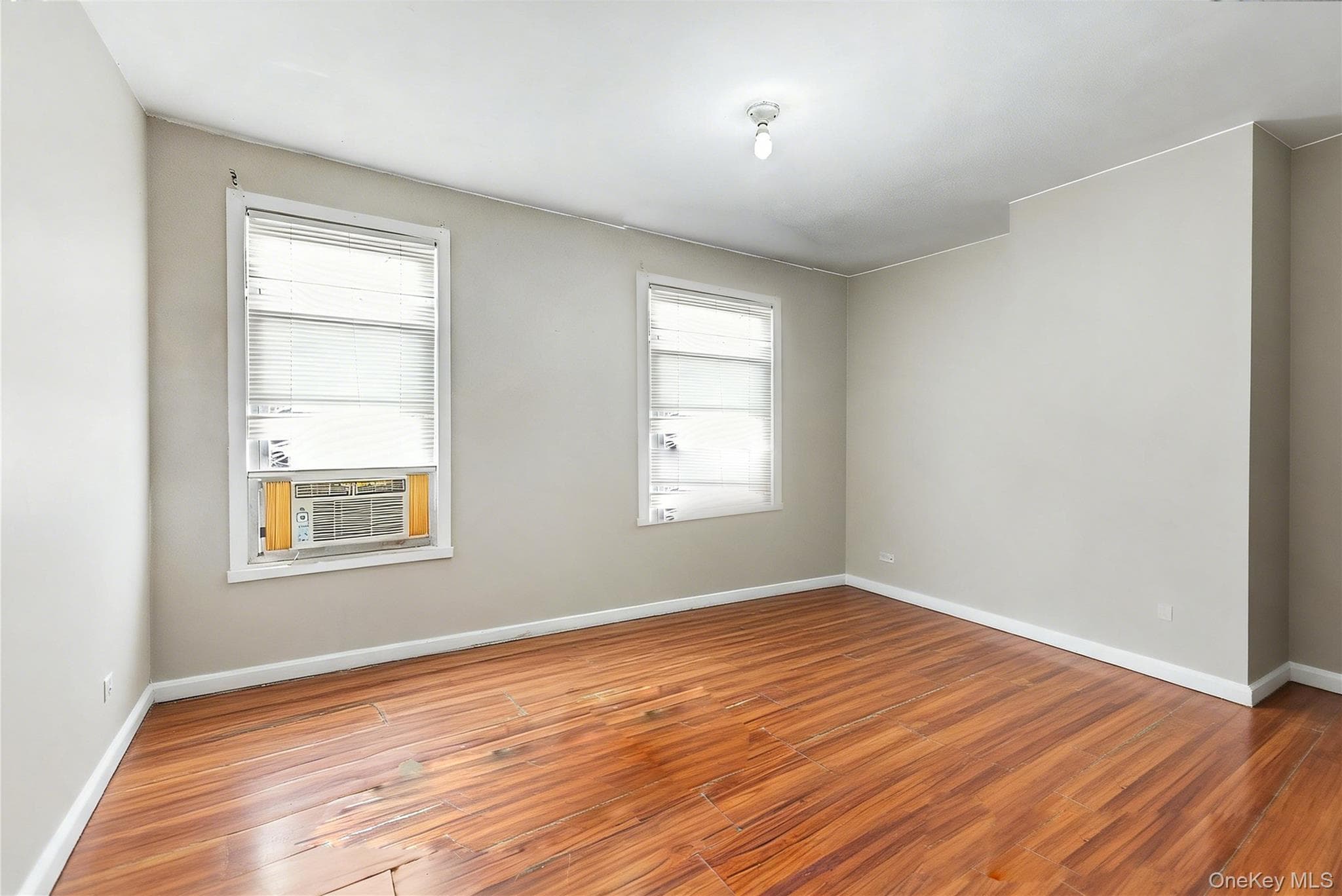 111-83 43rd Avenue thumbnail 8