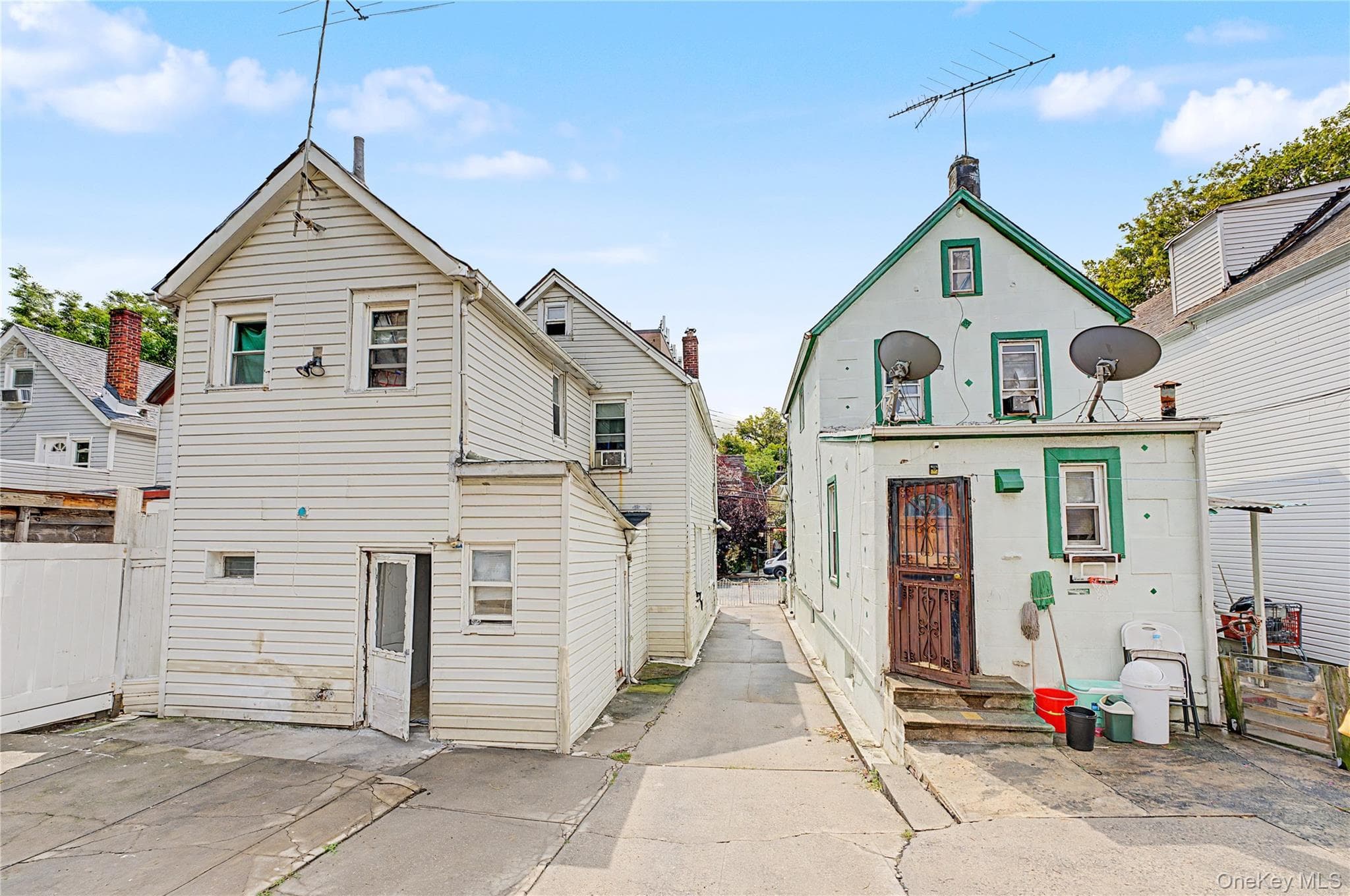 111-83 43rd Avenue thumbnail 3
