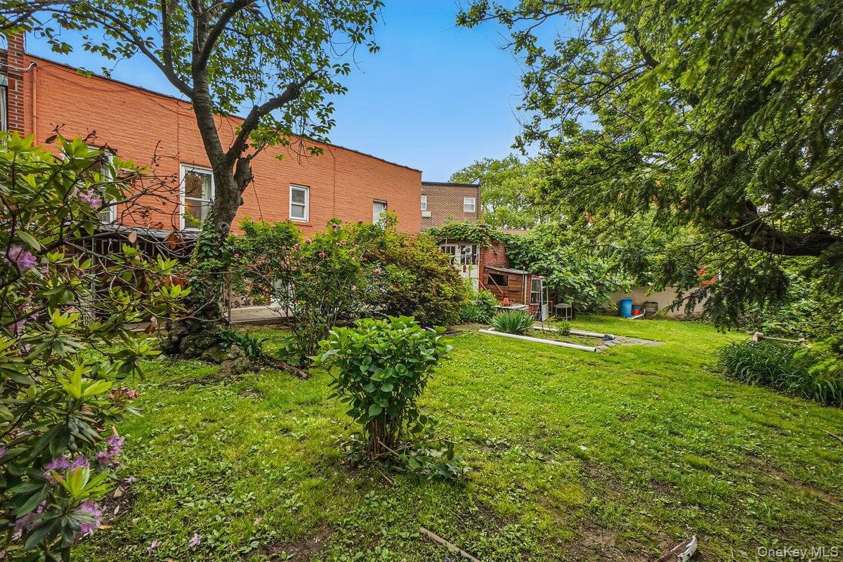 2117 Hazen Street thumbnail 3