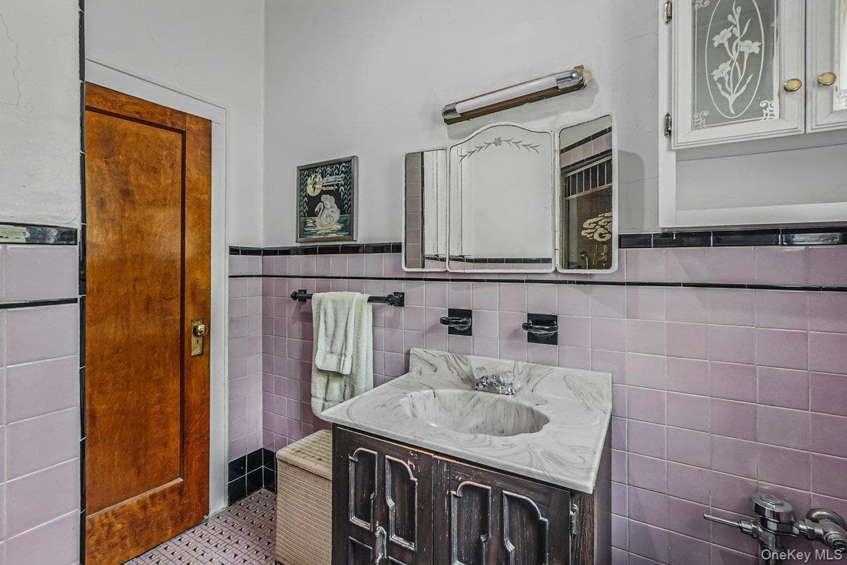 2117 Hazen Street thumbnail 12