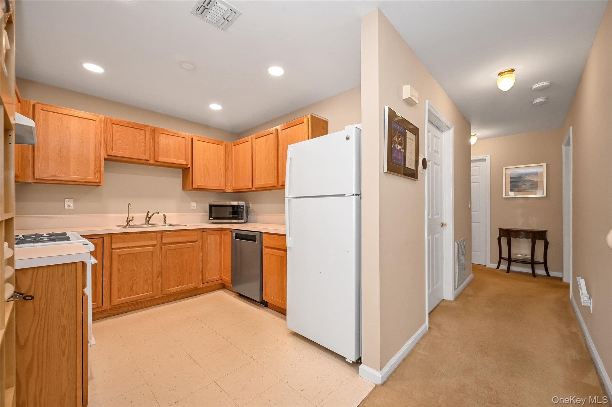 1067 Savoy Drive thumbnail 8