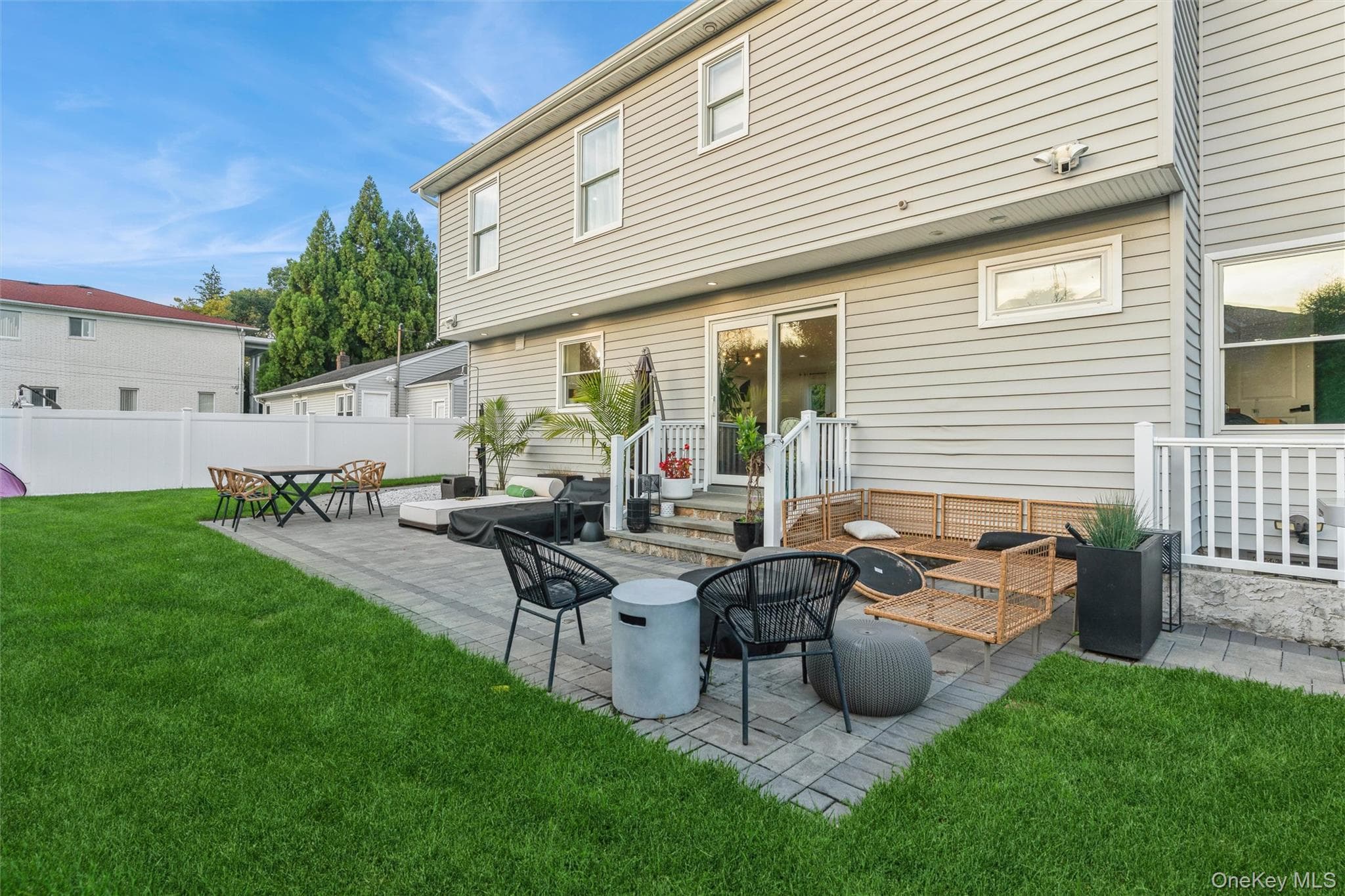 1402 Merrick Avenue thumbnail 32