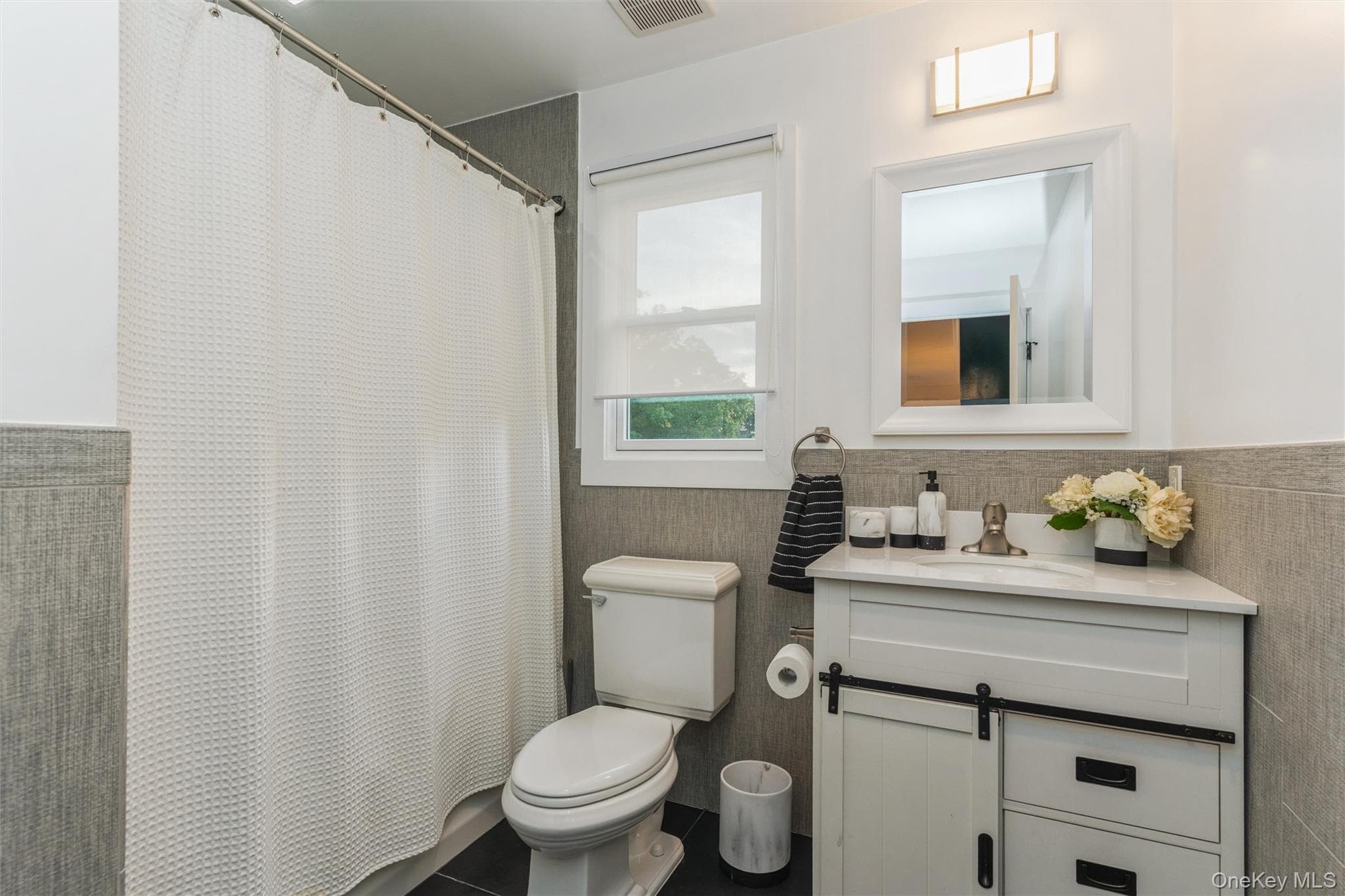 1402 Merrick Avenue thumbnail 19