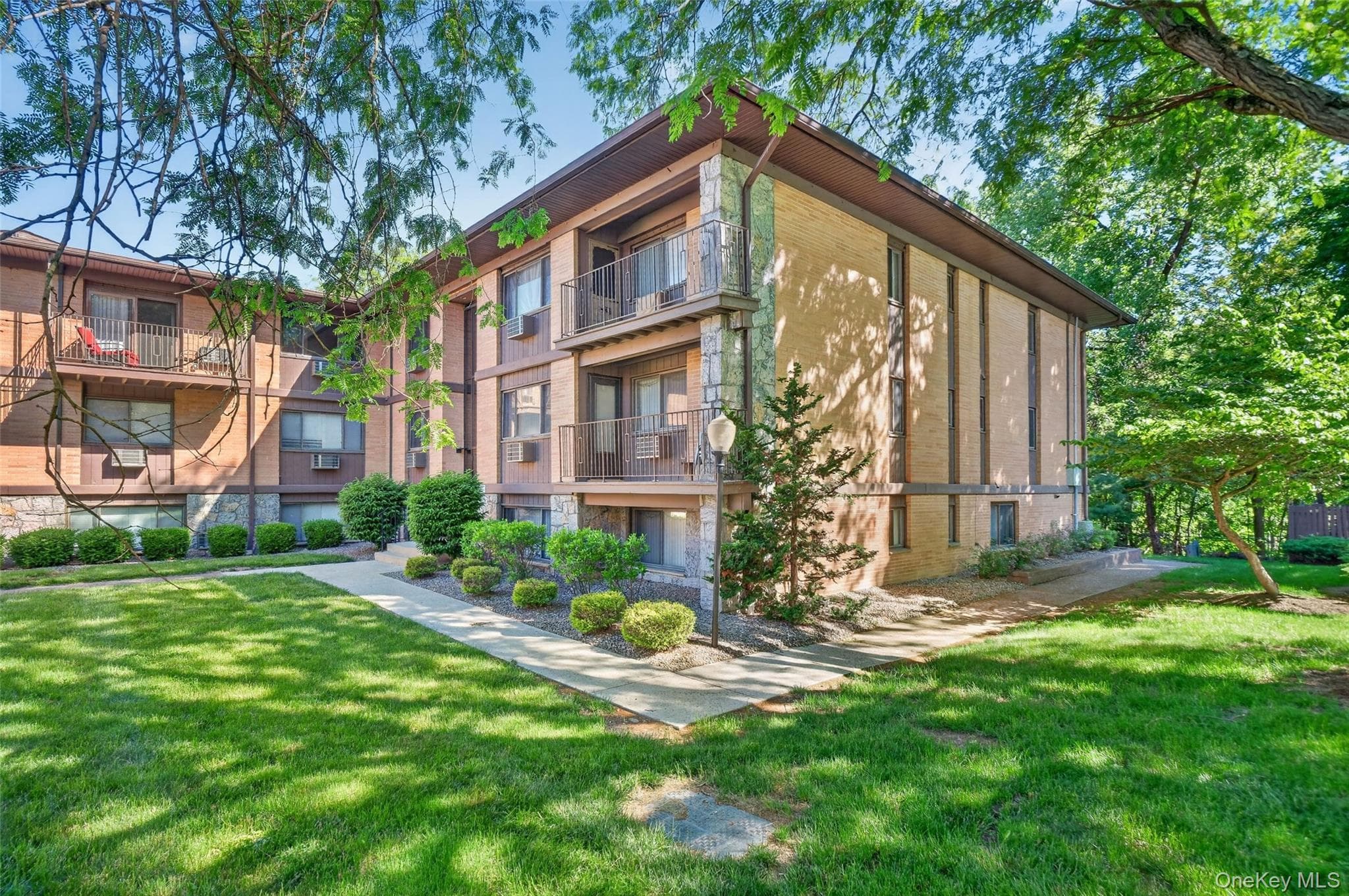 10 Oakwood Terrace Unit: 65 thumbnail 2