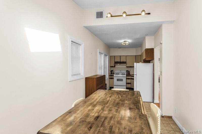 548 E Broadway thumbnail 7