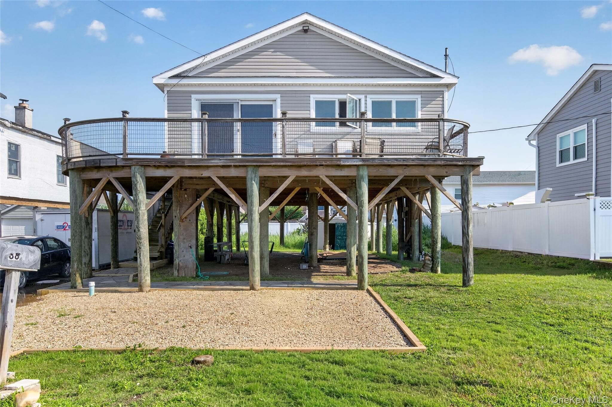 88 Bayview Avenue, Lindenhurst