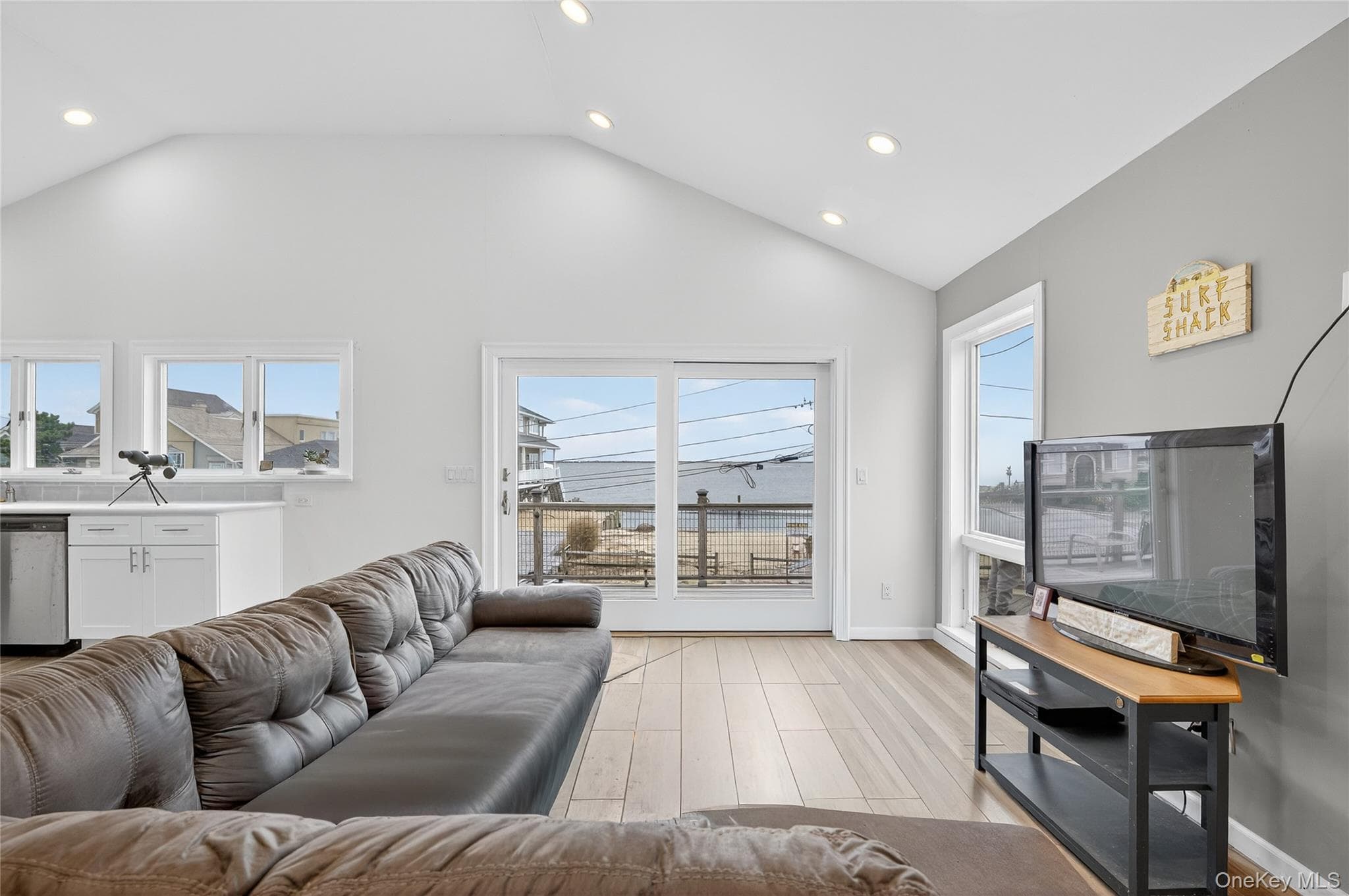 88 Bayview Avenue thumbnail 11