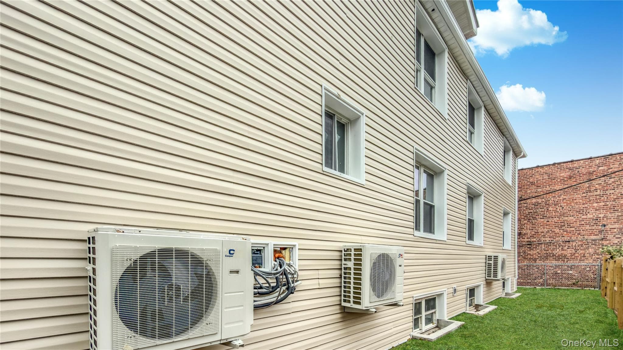 903 E 93rd Street thumbnail 43