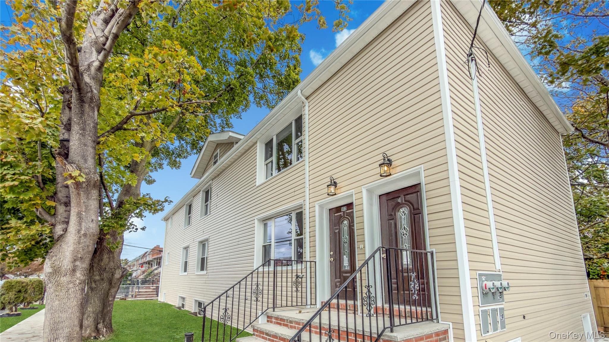 903 E 93rd Street thumbnail 4
