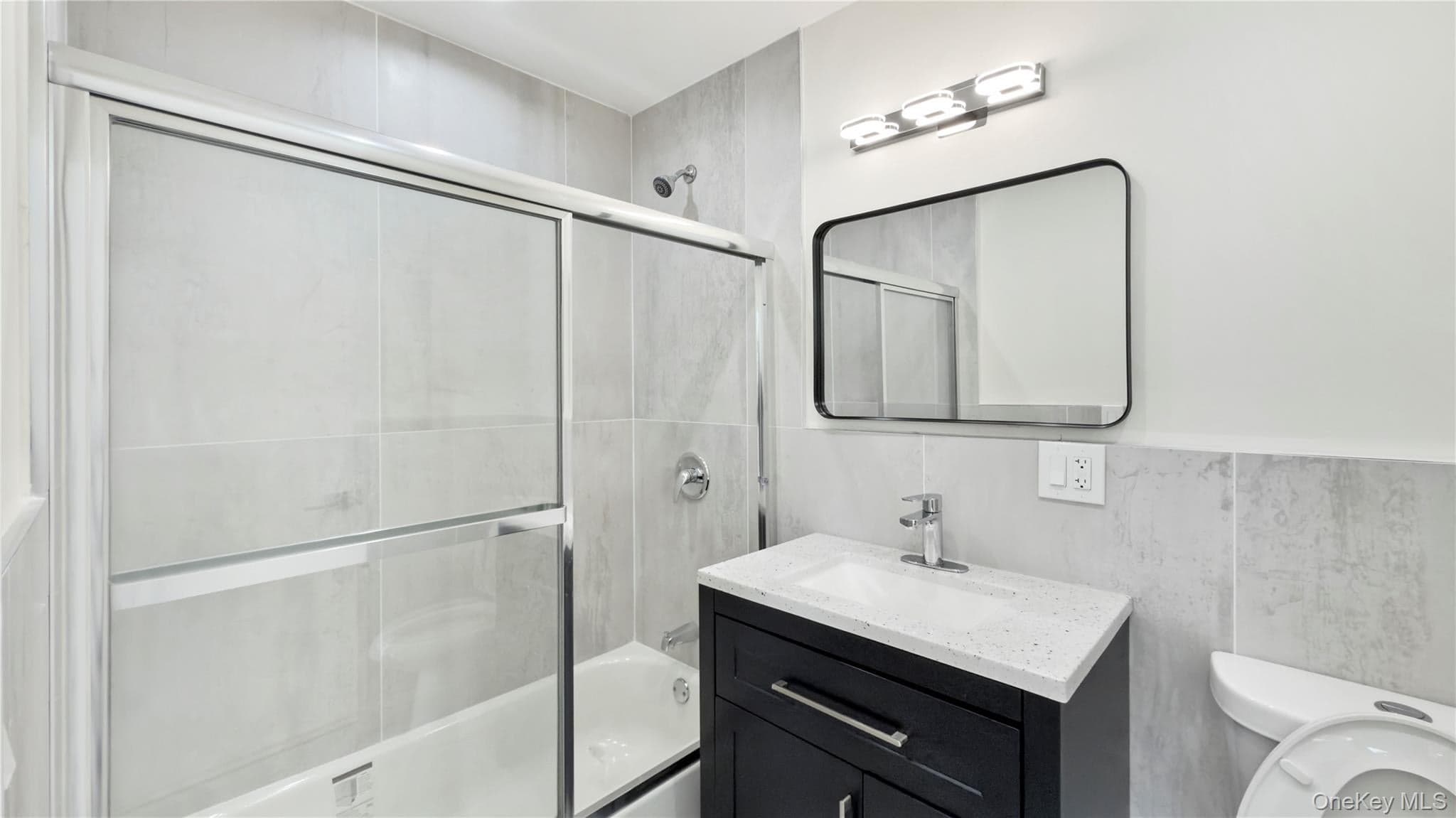 903 E 93rd Street thumbnail 32