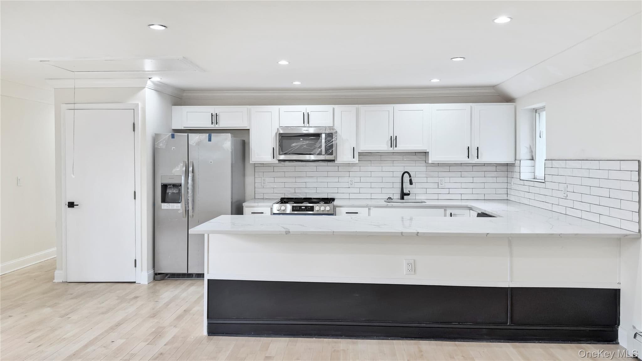 903 E 93rd Street thumbnail 25