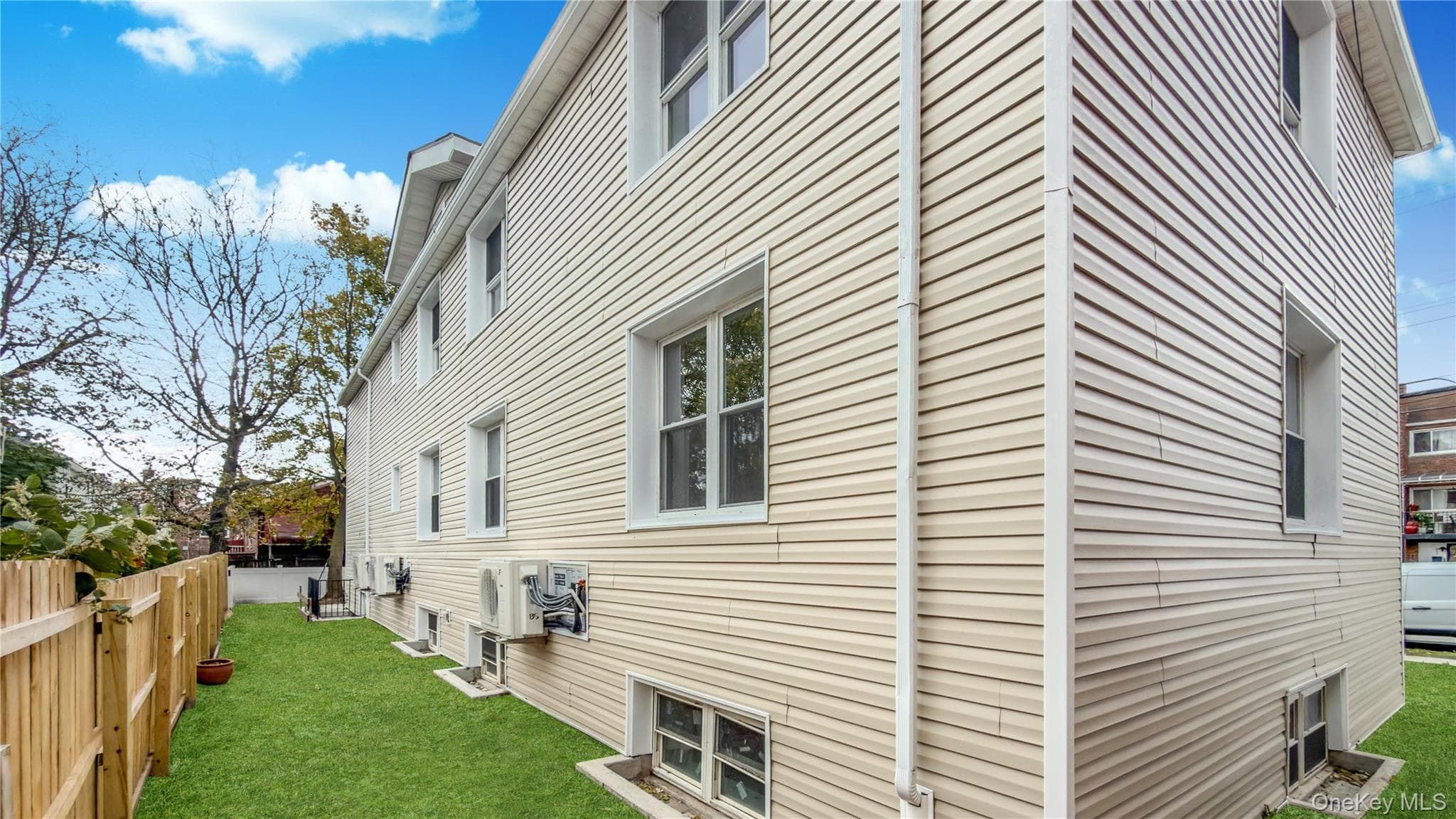 903 E 93rd Street thumbnail 44