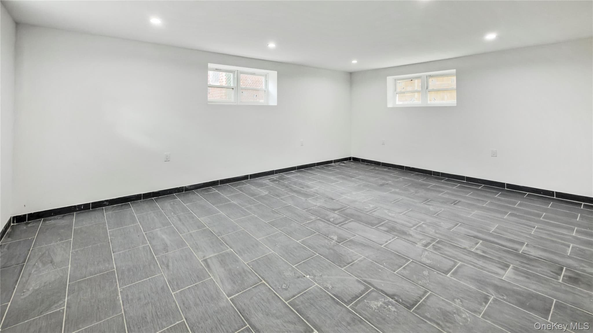 903 E 93rd Street thumbnail 22