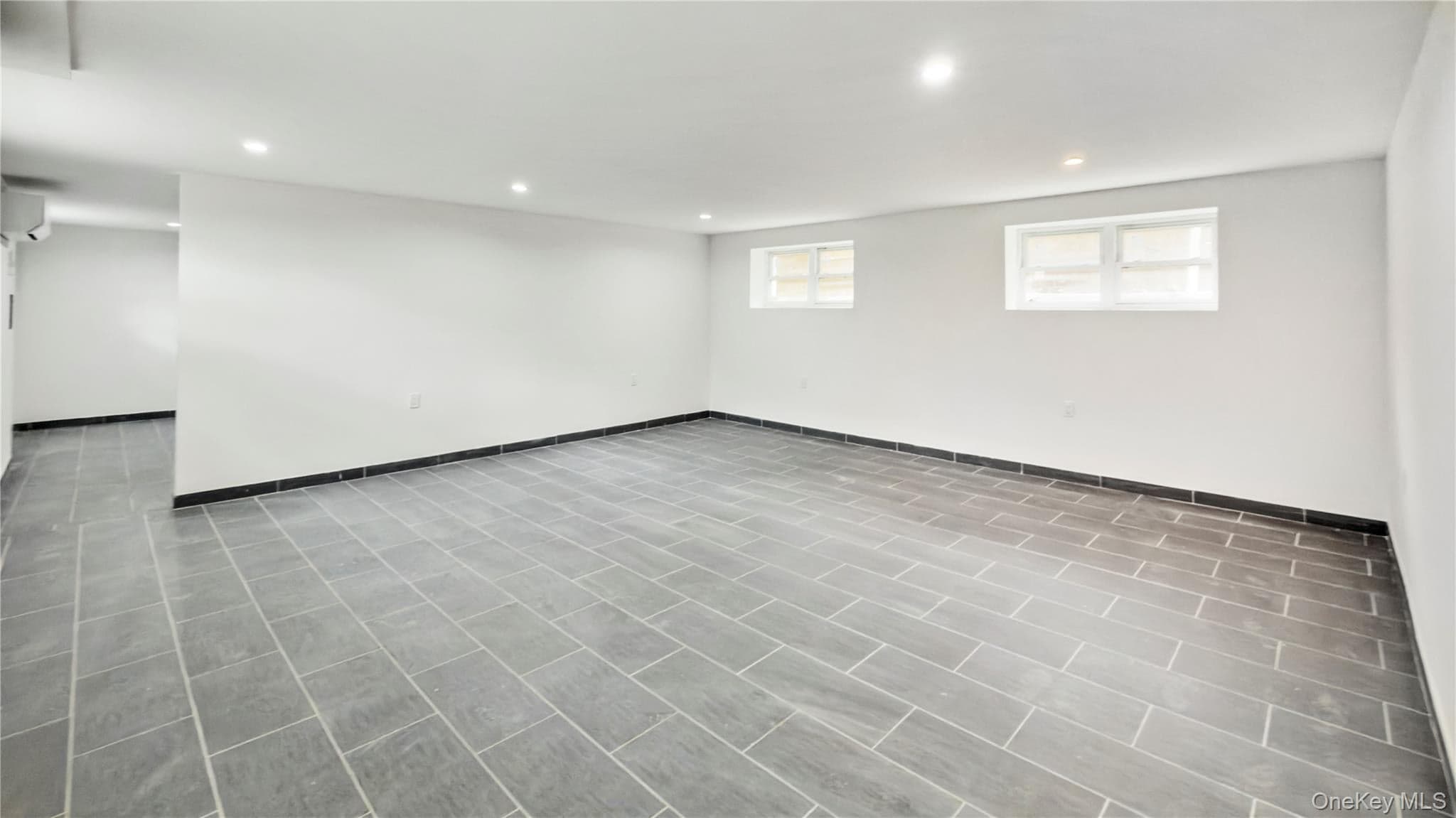 903 E 93rd Street thumbnail 20