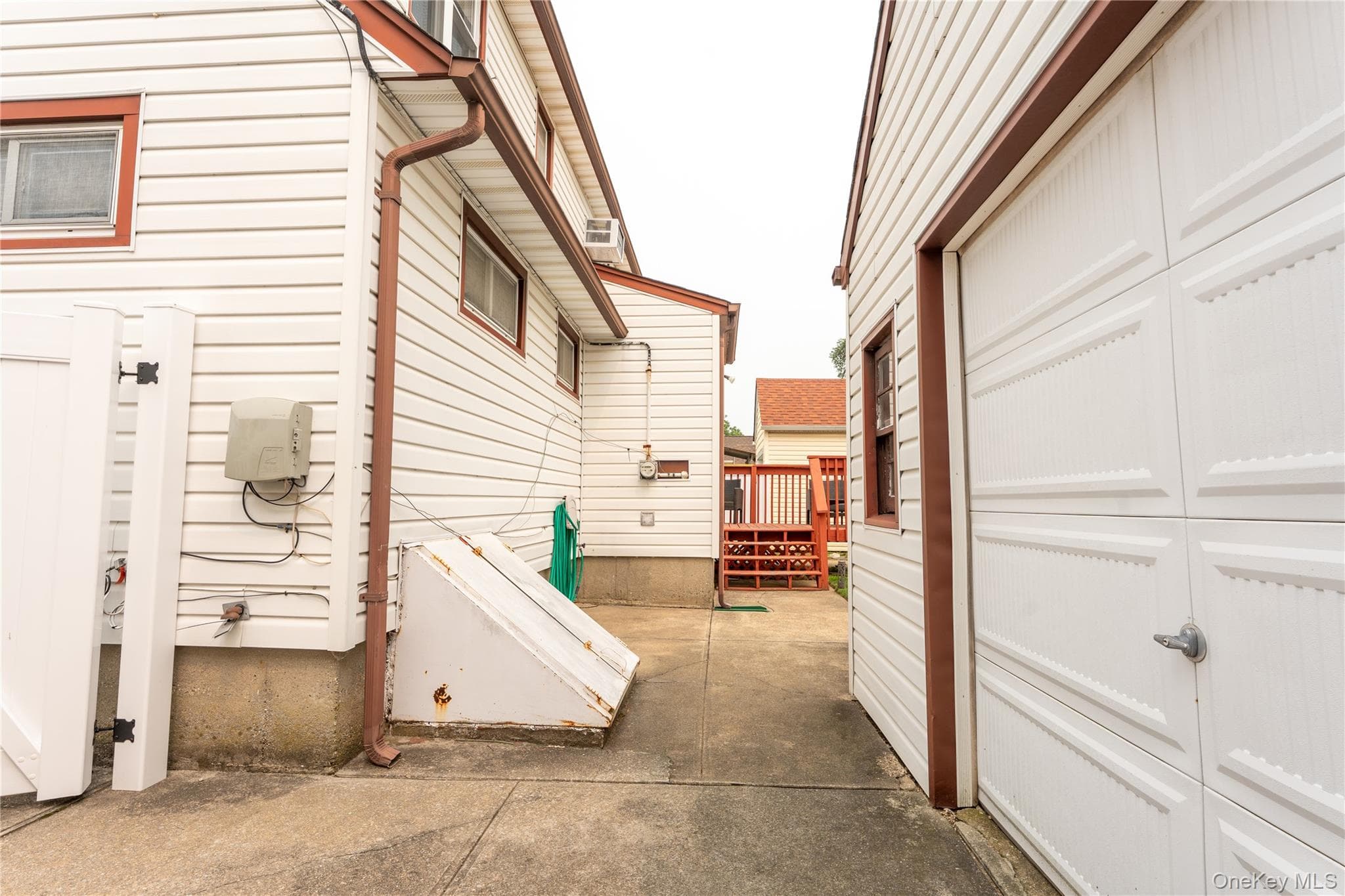 81 Montgomery Avenue thumbnail 5