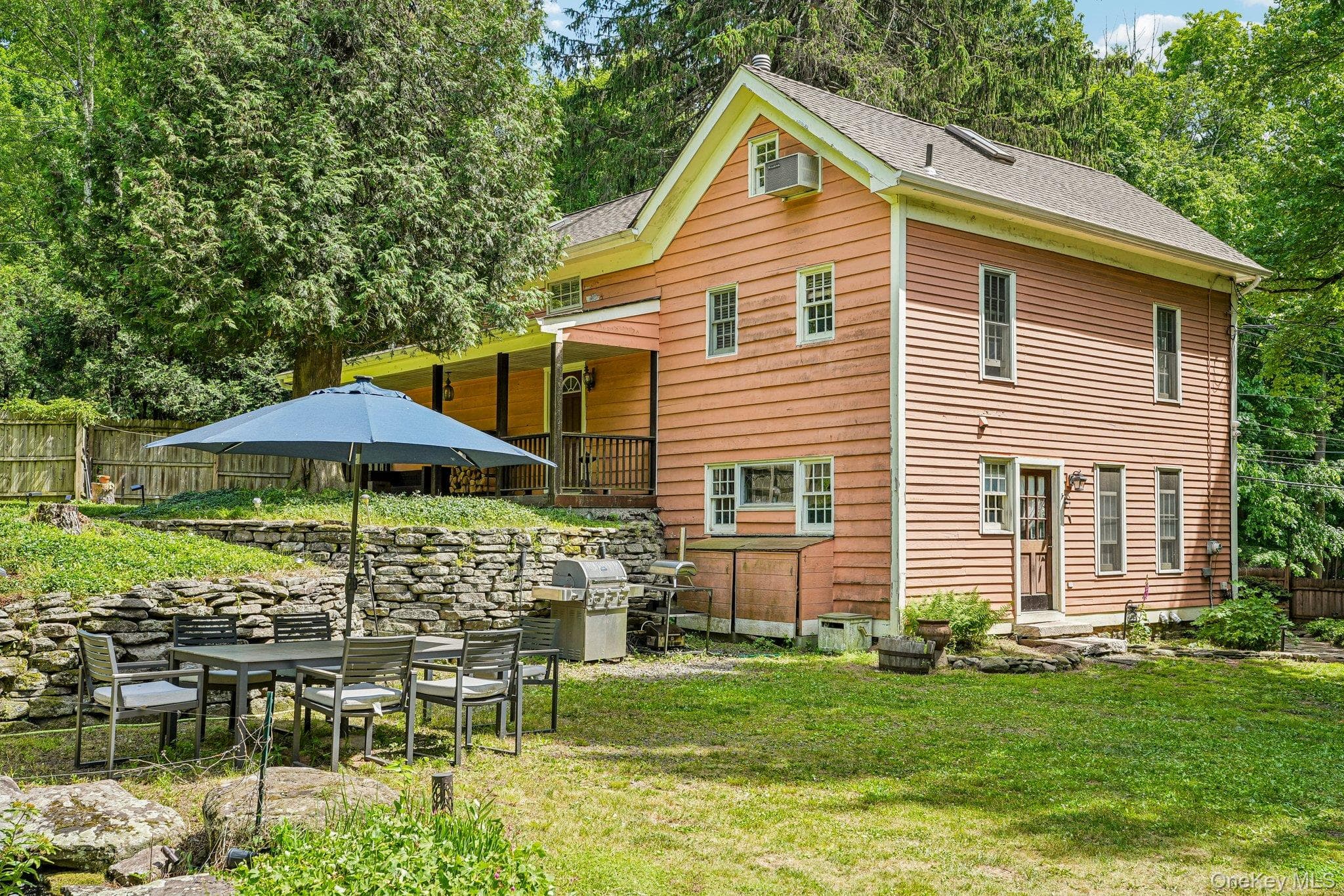 456 Saddle River Road, Airmont