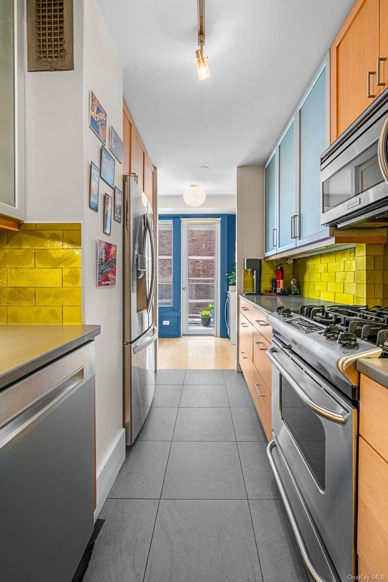2575 Palisade Avenue Unit: 12AB thumbnail 16