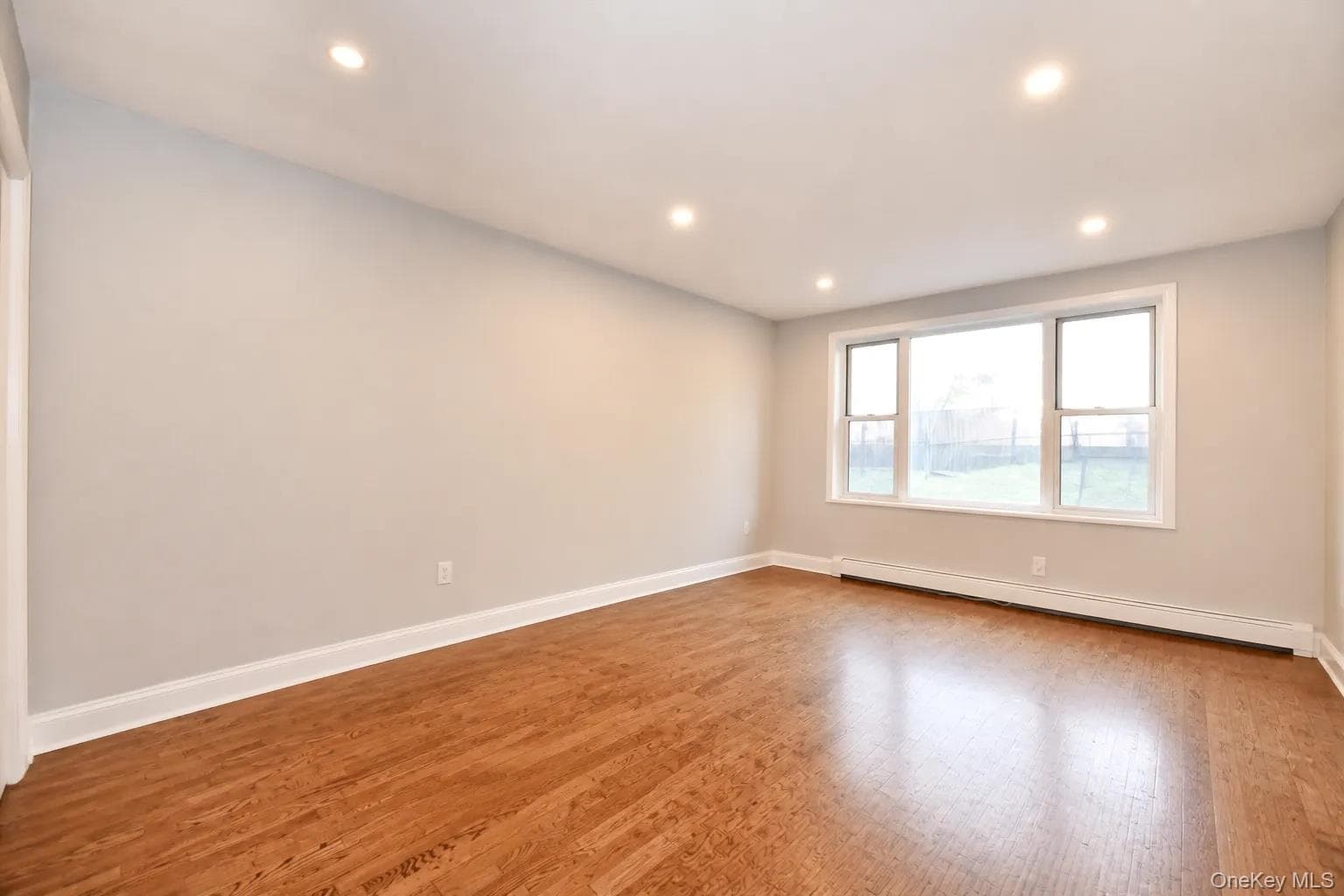 195 S Middle Neck Road Unit: 1-F thumbnail 3
