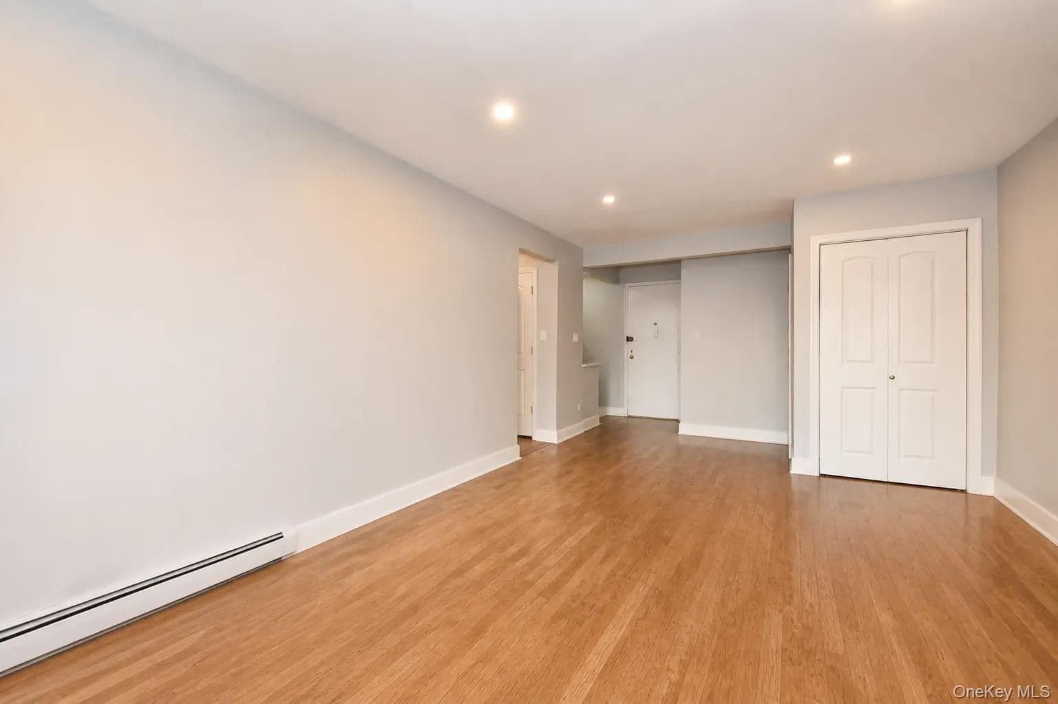 195 S Middle Neck Road Unit: 1-F thumbnail 4