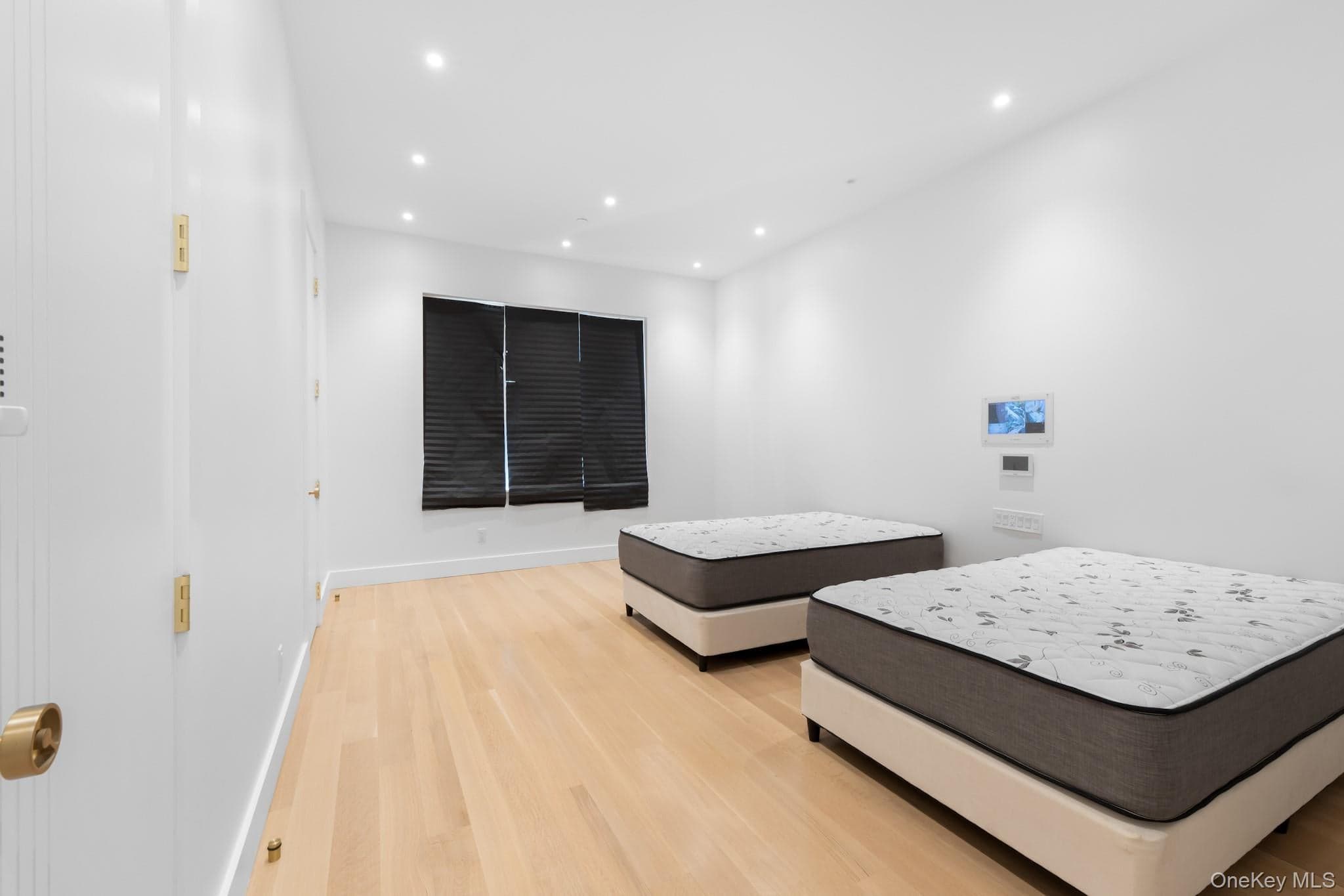 207 Lee Avenue thumbnail 20