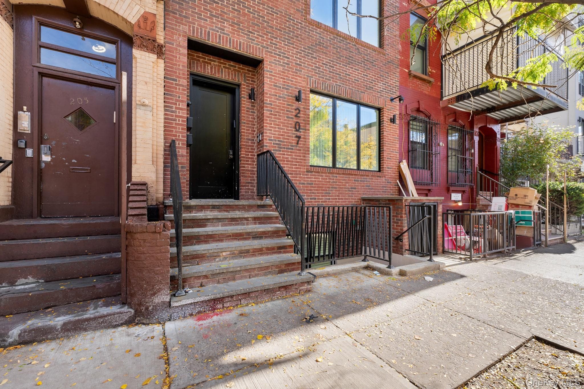 207 Lee Avenue photo 1