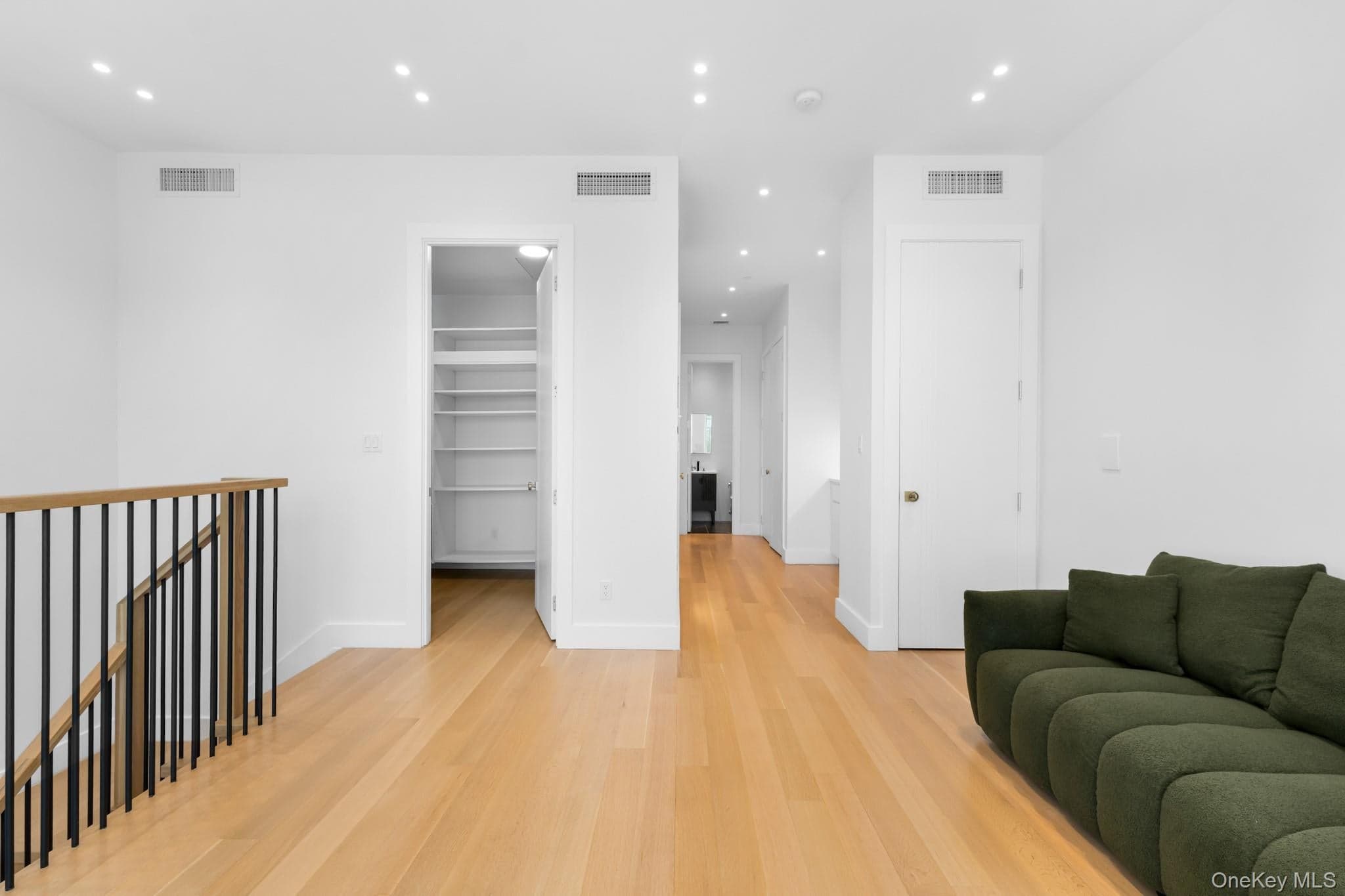 207 Lee Avenue thumbnail 30